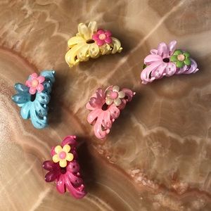 Bundle sale floral women’s hair clips